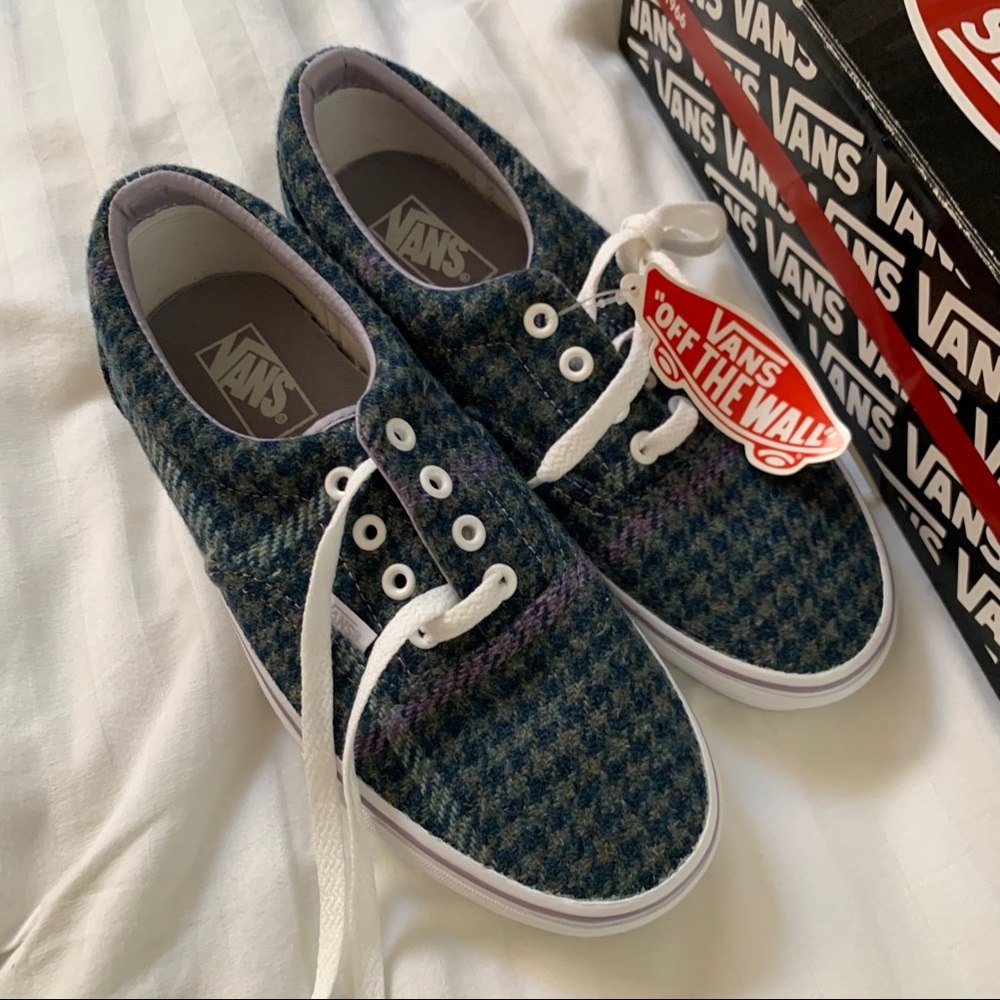 Undefeated - Vans Era - Women’s 7.5 Men’s 6